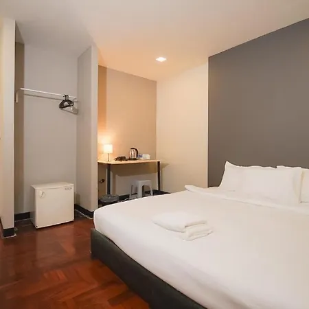 Go Inn Bts Surasak Silom V โกอินน์ Bts สุรศักดิ์ สีลม 2 Bangkok Exterior photo
