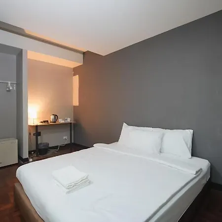 Go Inn Bts Surasak Silom V โกอินน์ Bts สุรศักดิ์ สีลม 2 Bangkok Exterior photo