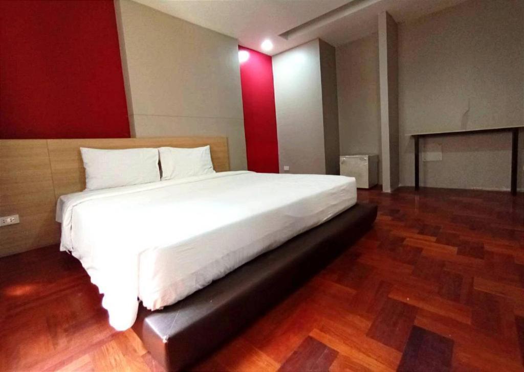 Go Bts Surasak Silom V โกอินน์ Bts สุรศักดิ์ สีลม 2 Apartment Bangkok